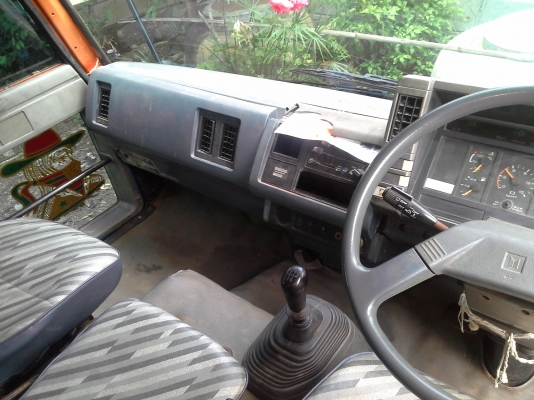 ขอฃฃขอบคุณเสี่ยใจดีจากลพบุรี และทีมงาน truck2hand มากครับขายหกล้อดั้ม 195 พาวเวอร์ ทิฟฟี่ ยางใหม่ดี คัชซีสวยมากๆ