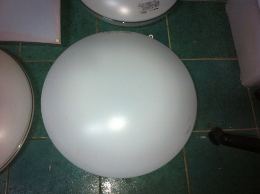 ชุดโคมไฟติดเพดาน 5 อัน ขายเหมา แต่ละอันมีดวงไฟ 3 ดวง  เปิดได้ สามจังหวะ