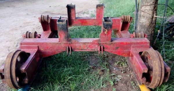 ขายด่วน ชุดเฟลมพร้อมล้อนำทั้งสองข้าง ตัดออกจากรถเกี่ยวข้าวไทยเจริญครับ มีโรลเลอร์ข้างละ 11 ลูกครบพร้อม สภาพดีครับ ราคาต่อรองได้ครับ ขายด่วน ชุดเฟลมพร้อมล้อนำทั้งสองข้าง ตัดออกจากรถเกี่ยวข้าวไทยเจริญครับ มีโรลเลอร์ข้างละ 11 ลูกครบพร้อม สภาพดีครับ ราคาต่อรองได้ครับ