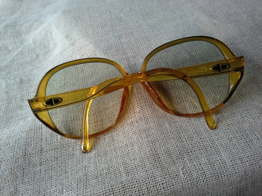 แว่นตาซุปเปอร์แบรนด์เนม Christian Dior