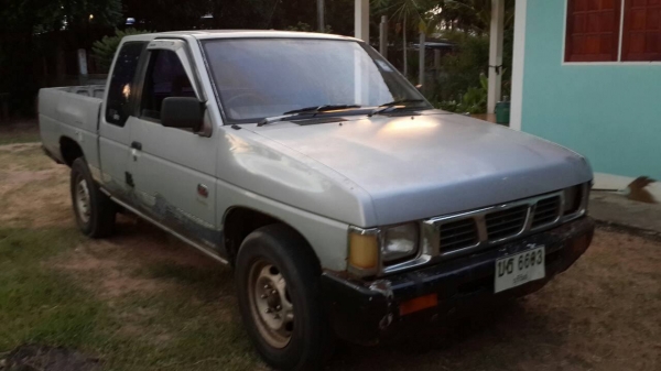 ขายด่วนNISSAN BIGM ปี37ราคาถูกๆเล่มชุดโอนพร้อม0843923995