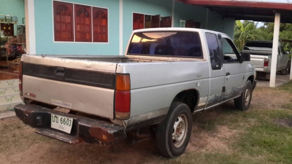 ขายด่วนNISSAN BIGM ปี37ราคาถูกๆเล่มชุดโอนพร้อม0843923995