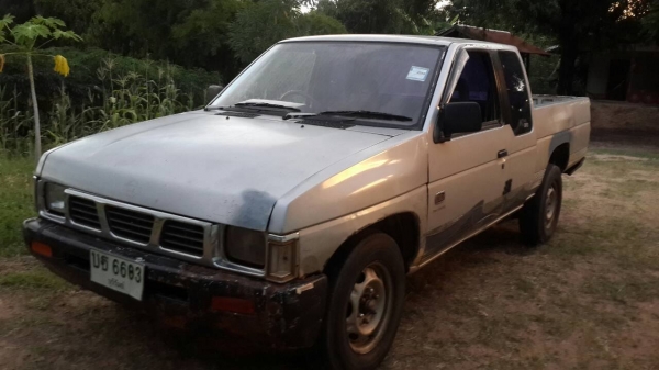 ขายด่วนNISSAN BIGM ปี37ราคาถูกๆเล่มชุดโอนพร้อม0843923995