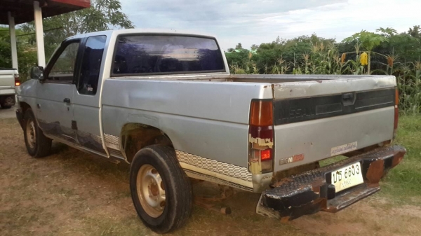 ขายด่วนNISSAN BIGM ปี37ราคาถูกๆเล่มชุดโอนพร้อม0843923995