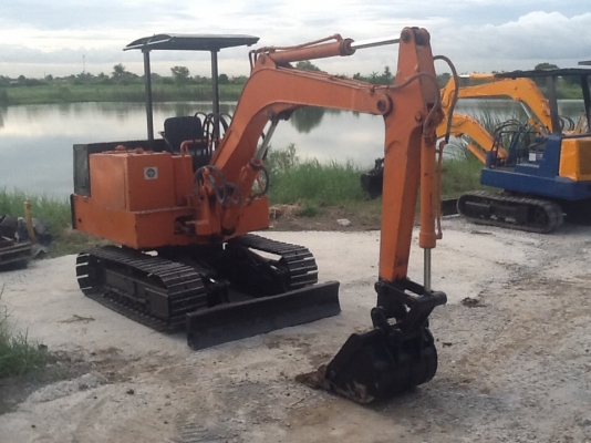 รถแบคโฮhitachi 14kh สภาพดีมากพร้อมใช้เพิ่งเข้าจากญี่ปุ่น ประมาณpc30ครับ