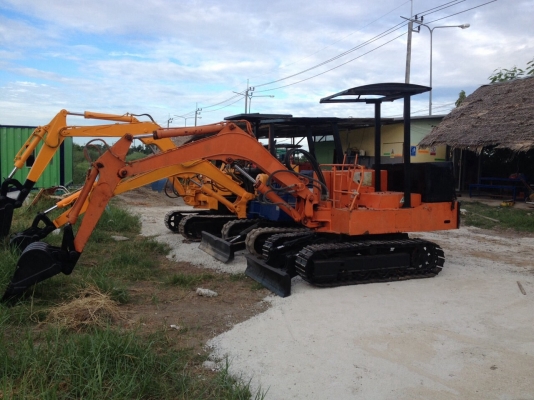 รถแบคโฮhitachi 14kh สภาพดีมากพร้อมใช้เพิ่งเข้าจากญี่ปุ่น ประมาณpc30ครับ