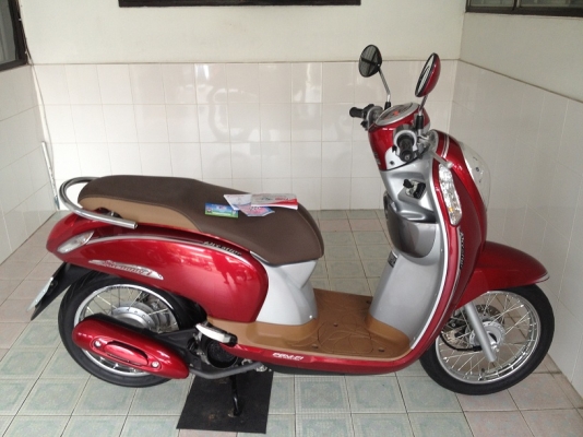 Scoopy-i ลายClassic โฉมปัจจุบัน วิ่ง4000 ปลายปี57 (ของแถม 4 รายการ)
