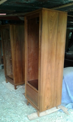 ตู้เสื้อผ้าไม้สักเก่าทำสีใหม่ 100 เปอร์เซนต์