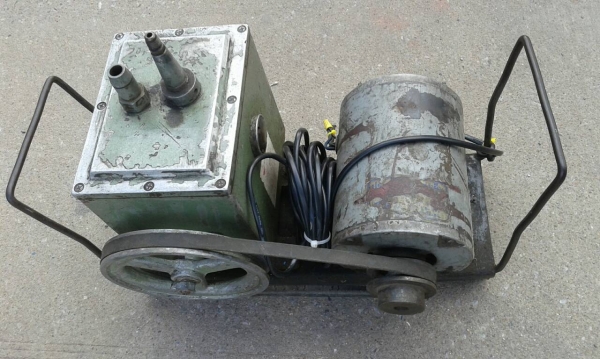 เครื่องเวคอากาศ มอเตอร์ 1/4 แรงสภาพเดิมๆครับสวยๆครับงานนอกครับมอเตอร์ 1/4  แรงครับงานแอร์สบายครับราคานี้คุ้มครับ