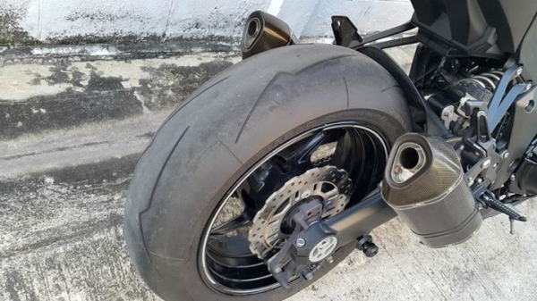 Z1000 เทพ ของแต่งแท้แน่นลำ วิ่ง 5,000 ถนอมสุดๆ ราคาเบาๆ คุยกันได้ Z1000 เทพ ของแต่งแท้แน่นลำ วิ่ง 5,000 ถนอมสุดๆ ราคาเบาๆ คุยกันได้