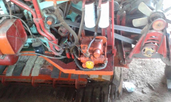 ขายรถเกี่ยวข้าว พรประภัทสร อุ้ม2ตัน เครื่อง260เทอร์โบ ตัวเดิน10 ปั้มไดกิ้น สภาพพร้อมใช้งาน สนใจโทร 090-8588220คุณนะ 093-3258446คุณบิว ID:narong498 หรือเข้าดูสินค้าอื่นๆได้ที่ www.truck.in.th/498 หรือเพจFacebook ณรงค์ ซื้อขายรถมือสอง (เว็บไซต์ส่วนตัว) หรือ