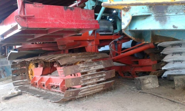 ขายรถเกี่ยวข้าว พรประภัทสร อุ้ม2ตัน เครื่อง260เทอร์โบ ตัวเดิน10 ปั้มไดกิ้น สภาพพร้อมใช้งาน สนใจโทร 090-8588220คุณนะ 093-3258446คุณบิว ID:narong498 หรือเข้าดูสินค้าอื่นๆได้ที่ www.truck.in.th/498 หรือเพจFacebook ณรงค์ ซื้อขายรถมือสอง (เว็บไซต์ส่วนตัว) หรือ