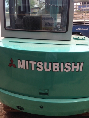 ขายด่วน รถขุด MITSUBISHI  ME30 รถเก่านอกแท้นำเข้าจากปฃญี่ปุนมีเอกสารแจ้งจำหน่าย  สนใจติดต่อ099-907-3356(แฟ้ง) 099-907-9273 (กิ๊ฟ)