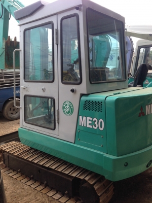 ขายด่วน รถขุด MITSUBISHI  ME30 รถเก่านอกแท้นำเข้าจากปฃญี่ปุนมีเอกสารแจ้งจำหน่าย  สนใจติดต่อ099-907-3356(แฟ้ง) 099-907-9273 (กิ๊ฟ)