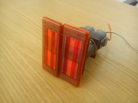 ไฟแผงประตูของรถ VOLVO แท้ ยี้ห้อHELLA