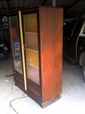 ตู้ผ้าไม้สักเก่า