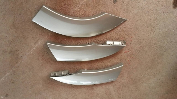 คิ้วโป่งด้านหลังฟอจูนเนอร์ตัวแรก มี3ชิ้น ของแท้มือสอง