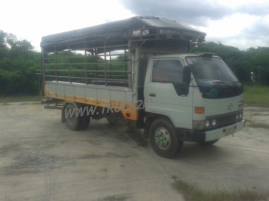 รถบรรทุก 6 ล้อ TOYOTA  รุ่น DYNA เครื่อง 4 สูบ  115 แรง คัชซี BU 141 น๊อต 5 ตัว