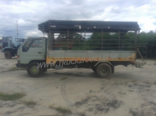 รถบรรทุก 6 ล้อ TOYOTA  รุ่น DYNA เครื่อง 4 สูบ  115 แรง คัชซี BU 141 น๊อต 5 ตัว