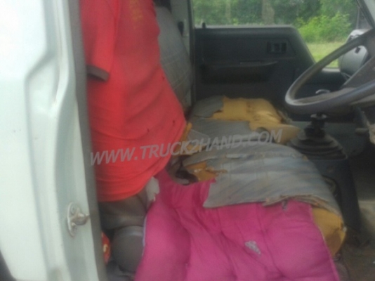 รถบรรทุก 6 ล้อ TOYOTA  รุ่น DYNA เครื่อง 4 สูบ  115 แรง คัชซี BU 141 น๊อต 5 ตัว