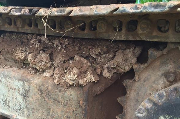 **435,000 บ.ต่อรอง/// แบคโฮ KOMATSU PC120 รุ่น 5 ไฟฟ้าครบ **ขาย KOMATSU PC120-5 แบคโฮยอดนิยม พร้อมใช้ ราคาเบา HYD.EXCAVATOR KOMATSU PC120-5 ไฟฟ้าครบ เครื่องเดิม ปั้มK3V เครื่องดี แรง แน่นดี ปั้มดี แรง ทำงานดี เร็วดี ครับ บูมอาร์มดี มีตำหนิปะรอบโคน(ตามรูป)