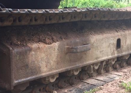 **435,000 บ.ต่อรอง/// แบคโฮ KOMATSU PC120 รุ่น 5 ไฟฟ้าครบ **ขาย KOMATSU PC120-5 แบคโฮยอดนิยม พร้อมใช้ ราคาเบา HYD.EXCAVATOR KOMATSU PC120-5 ไฟฟ้าครบ เครื่องเดิม ปั้มK3V เครื่องดี แรง แน่นดี ปั้มดี แรง ทำงานดี เร็วดี ครับ บูมอาร์มดี มีตำหนิปะรอบโคน(ตามรูป)