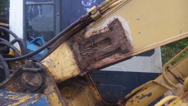 **435,000 บ.ต่อรอง/// แบคโฮ KOMATSU PC120 รุ่น 5 ไฟฟ้าครบ **ขาย KOMATSU PC120-5 แบคโฮยอดนิยม พร้อมใช้ ราคาเบา HYD.EXCAVATOR KOMATSU PC120-5 ไฟฟ้าครบ เครื่องเดิม ปั้มK3V เครื่องดี แรง แน่นดี ปั้มดี แรง ทำงานดี เร็วดี ครับ บูมอาร์มดี มีตำหนิปะรอบโคน(ตามรูป)