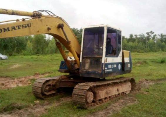 **435,000 บ.ต่อรอง/// แบคโฮ KOMATSU PC120 รุ่น 5 ไฟฟ้าครบ **ขาย KOMATSU PC120-5 แบคโฮยอดนิยม พร้อมใช้ ราคาเบา HYD.EXCAVATOR KOMATSU PC120-5 ไฟฟ้าครบ เครื่องเดิม ปั้มK3V เครื่องดี แรง แน่นดี ปั้มดี แรง ทำงานดี เร็วดี ครับ บูมอาร์มดี มีตำหนิปะรอบโคน(ตามรูป)