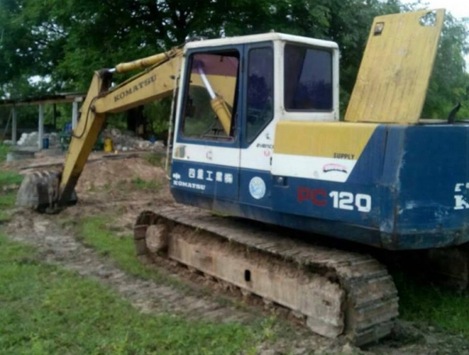 **435,000 บ.ต่อรอง/// แบคโฮ KOMATSU PC120 รุ่น 5 ไฟฟ้าครบ **ขาย KOMATSU PC120-5 แบคโฮยอดนิยม พร้อมใช้ ราคาเบา HYD.EXCAVATOR KOMATSU PC120-5 ไฟฟ้าครบ เครื่องเดิม ปั้มK3V เครื่องดี แรง แน่นดี ปั้มดี แรง ทำงานดี เร็วดี ครับ บูมอาร์มดี มีตำหนิปะรอบโคน(ตามรูป)