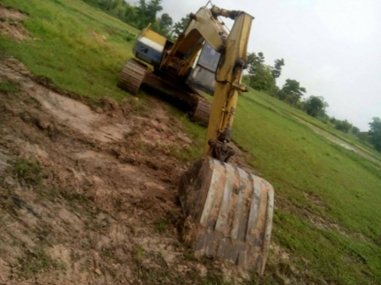 **435,000 บ.ต่อรอง/// แบคโฮ KOMATSU PC120 รุ่น 5 ไฟฟ้าครบ **ขาย KOMATSU PC120-5 แบคโฮยอดนิยม พร้อมใช้ ราคาเบา HYD.EXCAVATOR KOMATSU PC120-5 ไฟฟ้าครบ เครื่องเดิม ปั้มK3V เครื่องดี แรง แน่นดี ปั้มดี แรง ทำงานดี เร็วดี ครับ บูมอาร์มดี มีตำหนิปะรอบโคน(ตามรูป)