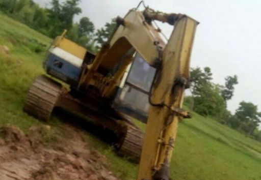 **435,000 บ.ต่อรอง/// แบคโฮ KOMATSU PC120 รุ่น 5 ไฟฟ้าครบ **ขาย KOMATSU PC120-5 แบคโฮยอดนิยม พร้อมใช้ ราคาเบา HYD.EXCAVATOR KOMATSU PC120-5 ไฟฟ้าครบ เครื่องเดิม ปั้มK3V เครื่องดี แรง แน่นดี ปั้มดี แรง ทำงานดี เร็วดี ครับ บูมอาร์มดี มีตำหนิปะรอบโคน(ตามรูป)