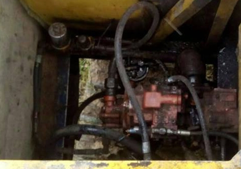 **435,000 บ.ต่อรอง/// แบคโฮ KOMATSU PC120 รุ่น 5 ไฟฟ้าครบ **ขาย KOMATSU PC120-5 แบคโฮยอดนิยม พร้อมใช้ ราคาเบา HYD.EXCAVATOR KOMATSU PC120-5 ไฟฟ้าครบ เครื่องเดิม ปั้มK3V เครื่องดี แรง แน่นดี ปั้มดี แรง ทำงานดี เร็วดี ครับ บูมอาร์มดี มีตำหนิปะรอบโคน(ตามรูป)