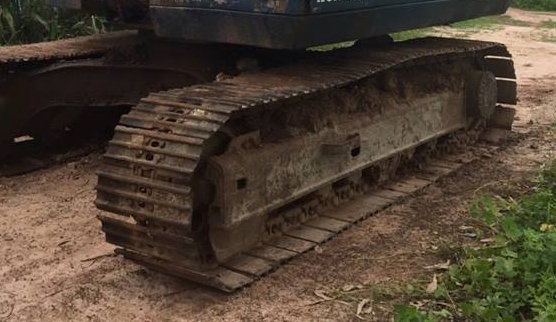 **435,000 บ.ต่อรอง/// แบคโฮ KOMATSU PC120 รุ่น 5 ไฟฟ้าครบ **ขาย KOMATSU PC120-5 แบคโฮยอดนิยม พร้อมใช้ ราคาเบา HYD.EXCAVATOR KOMATSU PC120-5 ไฟฟ้าครบ เครื่องเดิม ปั้มK3V เครื่องดี แรง แน่นดี ปั้มดี แรง ทำงานดี เร็วดี ครับ บูมอาร์มดี มีตำหนิปะรอบโคน(ตามรูป)