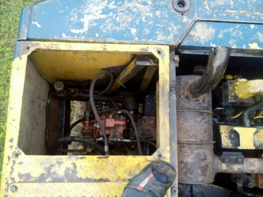**435,000 บ.ต่อรอง/// แบคโฮ KOMATSU PC120 รุ่น 5 ไฟฟ้าครบ **ขาย KOMATSU PC120-5 แบคโฮยอดนิยม พร้อมใช้ ราคาเบา HYD.EXCAVATOR KOMATSU PC120-5 ไฟฟ้าครบ เครื่องเดิม ปั้มK3V เครื่องดี แรง แน่นดี ปั้มดี แรง ทำงานดี เร็วดี ครับ บูมอาร์มดี มีตำหนิปะรอบโคน(ตามรูป)