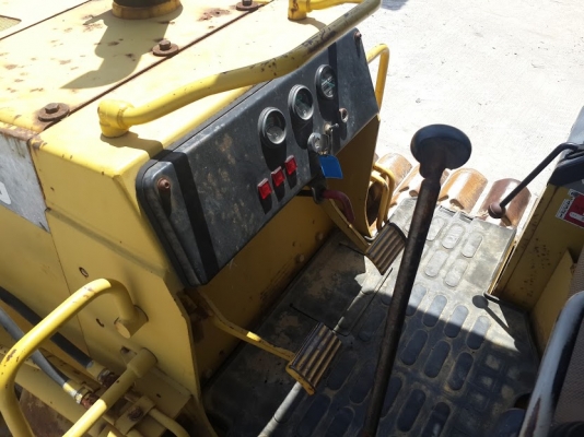 Komatsu D20P-7 รถดันดิน ตีนเป็ด ราคาไม่แรง สภาพพร้อมใช้งาน รถส่งตรงจากญี่ปุ่น ติดต่อ ใหม่ 061-4194022