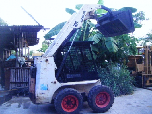 รถตักเอนกประสงค์ BOBCAT 753 รถตักเอนกประสงค์ BOBCAT 753