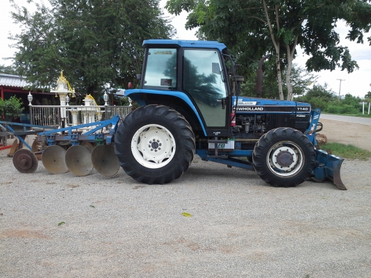 ขายด่วน รถไถ FORD NEWHOLLAND7740ตู้แอร์