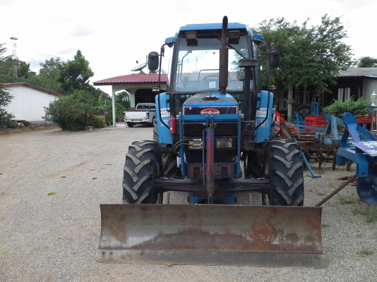 ขายด่วน รถไถ FORD NEWHOLLAND7740ตู้แอร์