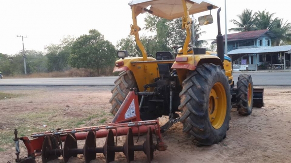 ขายรถไถแทรคเตอร์ ทะเลทอง 4×4 T55สภาพพร้อมใช้งาน ช่วงล่างดี อุปกรณ์ใบดัน ฝานหลัง ระบบแตรลม สภาพพร้อมใช้งานทะเบียนพร้อม พ.เพาเวอร์ ขายรถไถแทรคเตอร์ ทะเลทอง 4×4 T55สภาพพร้อมใช้งาน ช่วงล่างดี อุปกรณ์ใบดัน ฝานหลัง ระบบแตรลม สภาพพร้อมใช้งานทะเบียนพร้อม พ.เพาเวอร์
