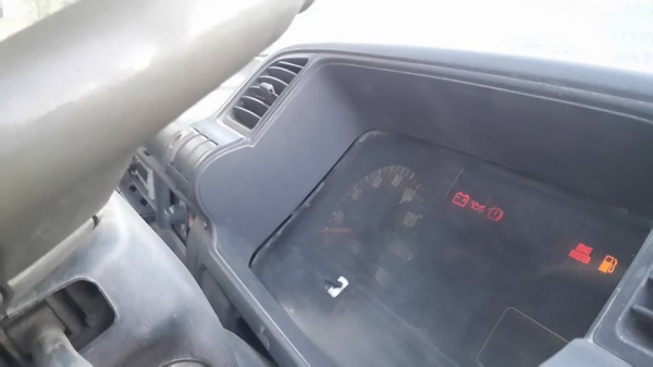 ขาย6ล้อกลางisuzu NQR130เทอร์โบว์อินเตอร์ ปี47 แชชซีสวย เครื่องเดิม เกียร์เดิม เอกสารเล่มทะเบียนพร้อมโอน