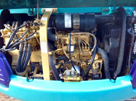 KOMATSU  25 รุ่น 7 (คอลโทนสั้นนำ้มัน)  มี VDOให้ชม  (แทรคเหล็กใหม่มือ 1)มีเอกสาร ติดต่อ 085-5632278 (ราคาต่อรองได้)