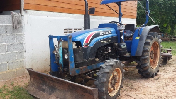 ขายรถไถแทรคเตอร์ ยูโร55 เอกสารอินวอยซ์ 4&times;4 อุปกรณ์ใบดัน ผานหลัง สภาพพร้อมใช้งาน ยางดี เครื่องดี
