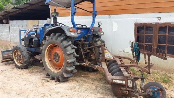 ขายรถไถแทรคเตอร์ ยูโร55 เอกสารอินวอยซ์ 4&times;4 อุปกรณ์ใบดัน ผานหลัง สภาพพร้อมใช้งาน ยางดี เครื่องดี