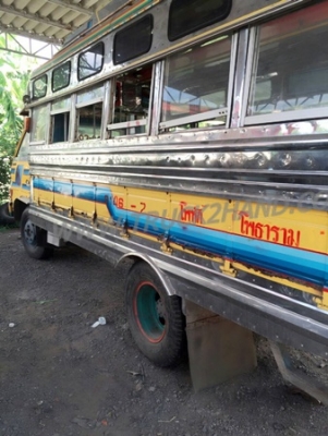 รถโดยสาร ISUZU 6 ล้อ กระบะสองแถวเป็นสเตนเลสทั้งลูก สามารถเปิด-ปิดหน้าต่างแบบยกขึ้นลงได้ ปี 2523 รถโดยสาร ISUZU 6 ล้อ กระบะสองแถวเป็นสเตนเลสทั้งลูก สามารถเปิด-ปิดหน้าต่างแบบยกขึ้นลงได้ ปี 2523