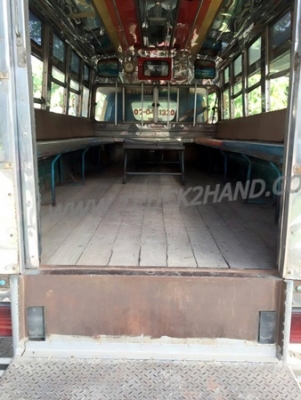 รถโดยสาร ISUZU 6 ล้อ กระบะสองแถวเป็นสเตนเลสทั้งลูก สามารถเปิด-ปิดหน้าต่างแบบยกขึ้นลงได้ ปี 2523 รถโดยสาร ISUZU 6 ล้อ กระบะสองแถวเป็นสเตนเลสทั้งลูก สามารถเปิด-ปิดหน้าต่างแบบยกขึ้นลงได้ ปี 2523