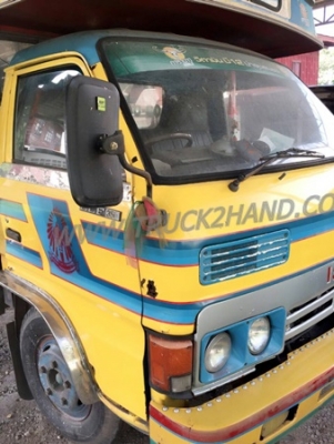 รถโดยสาร ISUZU 6 ล้อ กระบะสองแถวเป็นสเตนเลสทั้งลูก สามารถเปิด-ปิดหน้าต่างแบบยกขึ้นลงได้ ปี 2523