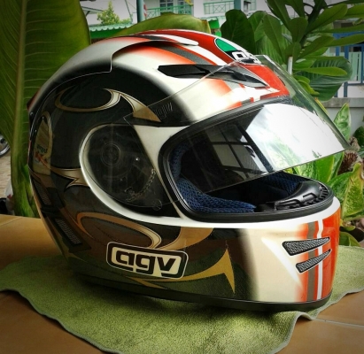หมวกกันน็อค agv