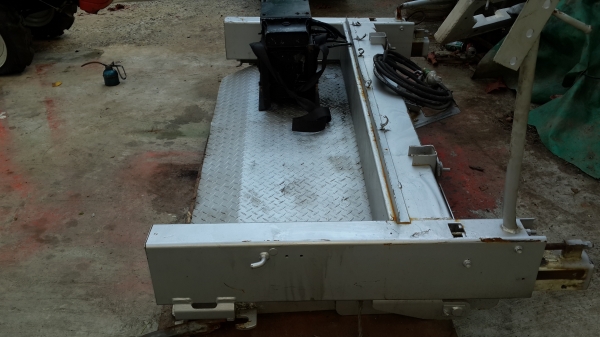 ฝาท้ายไฮดรอดลิค รถกะบะ และ 4 ล้อเล็ก รหัสสินค้า P - 2 ฝาท้ายไฮดรอดลิค รถกะบะ และ 4 ล้อเล็ก รหัสสินค้า P - 2