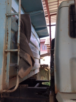 ขายรถ10ล้อดั้มพ์ ISUZU FVZ32MZP เครื่อง195แรงม้า สนใจโทร 081-970-1072