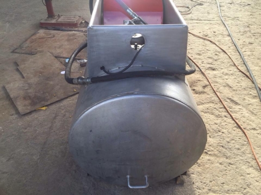 ขายถังน้ำมัน 500 ลิตร พร้อมหัวจ่าย สายยาว 7 เมตร ขายถังน้ำมัน 500 ลิตร พร้อมหัวจ่าย สายยาว 7 เมตร